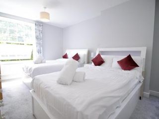 Hotel pic Spacious 2 Bedroom Serviced Apartment for Contractors and Families wit