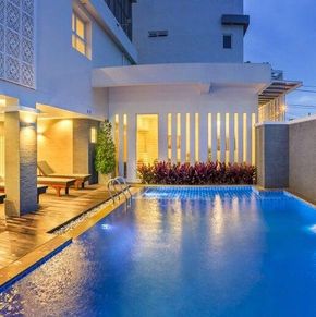 NearBy Hotel
