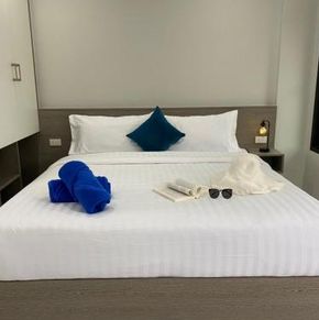 NearBy Hotel