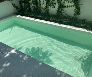 LovelyStay - The Blue Pool House Lisbon Portugal