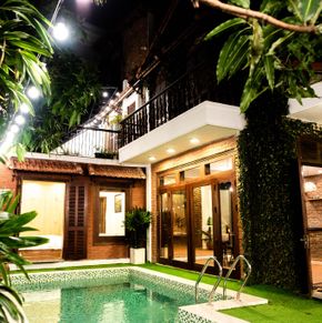 NearBy Hotel
