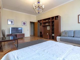 Apartment Bolshaya Konyushennaya 7