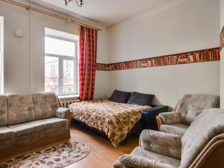 Apartment on Bolshaya Konyushennaya 13