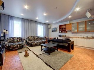 hth24 apartments on Italiyanskaya 1