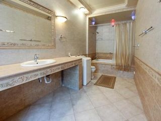 hth24 apartments on on Italiyanskaya 27