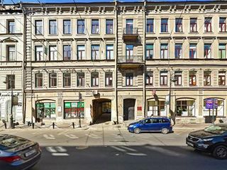 Litieinyi prospiekt, 25