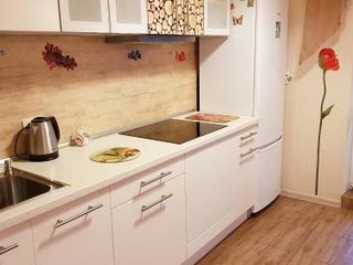 Уютная квартира у метро! Cozy place!