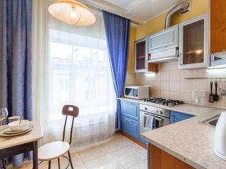 Mike Ryss' Apt on Nevsky 79
