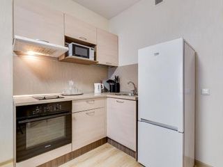 Like-Apart (Salut-11 Group)