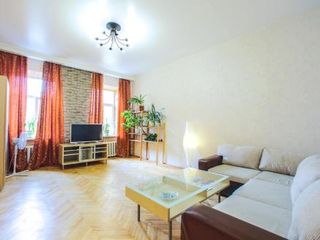 Apartment on Marata 35
