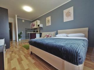 flowers apartment