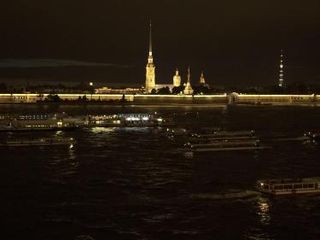 Апартаменты люкс у Эрмитажа с видом на Неву, балконом, саунои, бассеином и независимым отоплением