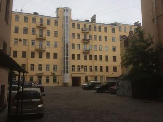 Светлая квартирка на Петроградке