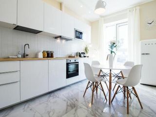 Cozy River and Park View Apartment