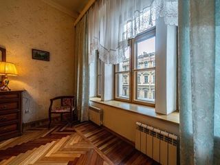 Apartment near the Palace Square 2