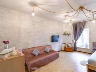 Wonderful apartment near by Kazansky cathedral