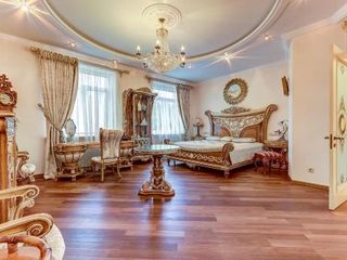 Апартаменты Venera “Your personal Hermitage for a week.”