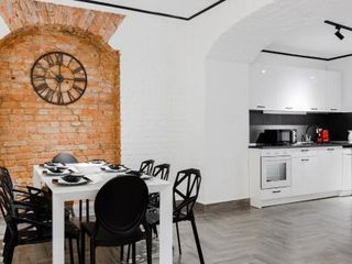St-Isaak Lux Apart 4 bedrooms & 2 bathrooms