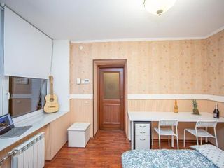 4BR Apartment Next to St Isaak Cathedral