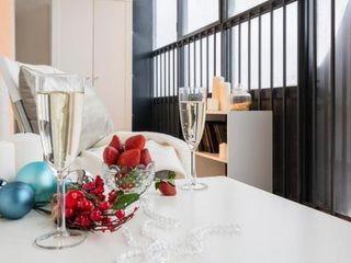Scandi Panoramic Seaside Apartment