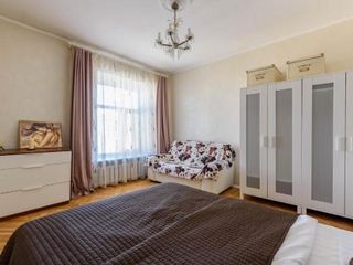 Светлая квартира в центре Петербруга