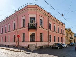 Светлая квартира в центре Петербруга