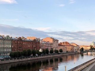 Bright luxury apartment with brilliant river views