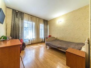 Apartment near Kazansky Cathedral