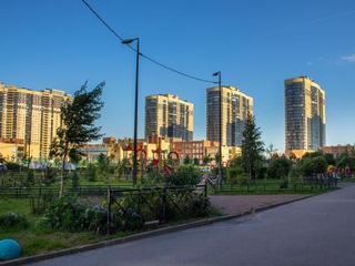 Яркая и такая домашняя квартира на Парнасе