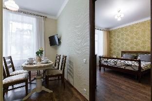 Bright, cozy three-room apartment in the center