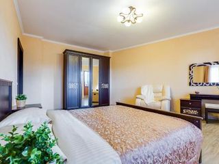 LikeHomeAparts рядом с НМИЦ Алмазова (Аккуратова, 2) и метро Удельная