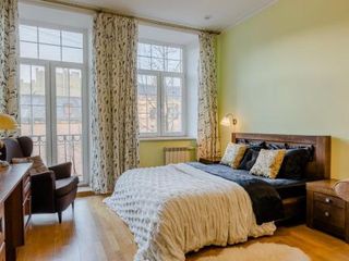 Excellent Apartment on Italyanskaya