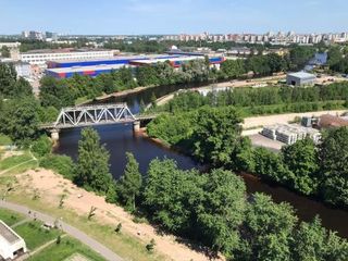 Студия Апельсин с видом на реку
