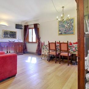 NearBy Hotel