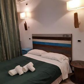 NearBy Hotel