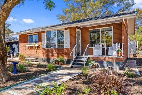 ‘In The Vines’ Guest Cottage, Barossa Valley