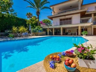 Can Picafort Holiday Home Sleeps 6 with Pool Air Con and WiFi