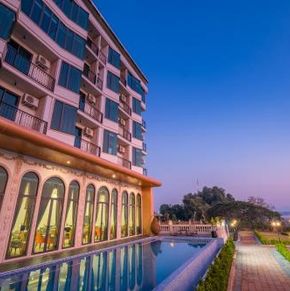 NearBy Hotel
