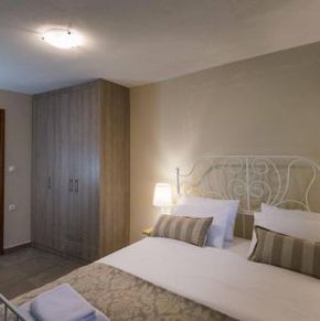 NearBy Hotel