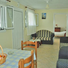 NearBy Hotel
