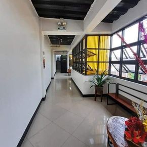 NearBy Hotel