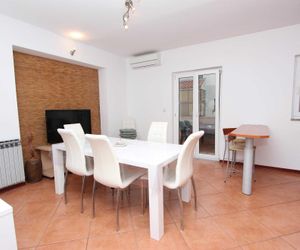 MALVINA #2 Three-Bedrooom Apartment (Donji) Rovinj Croatia