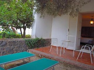 Hotel pic Ischia Villa Sleeps 3 Air Con