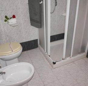 NearBy Hotel
