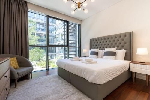 GuestReady – CityWalk Morning Elegance