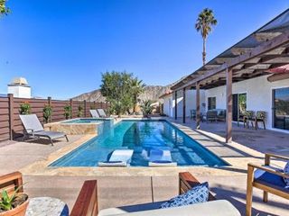Фото отеля Luxurious Oasis with Hot Tub, Near Golf and Coachella!