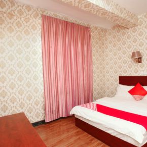 NearBy Hotel