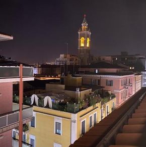NearBy Hotel