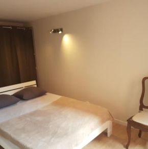 NearBy Hotel