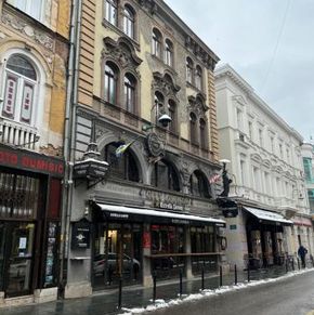 NearBy Hotel